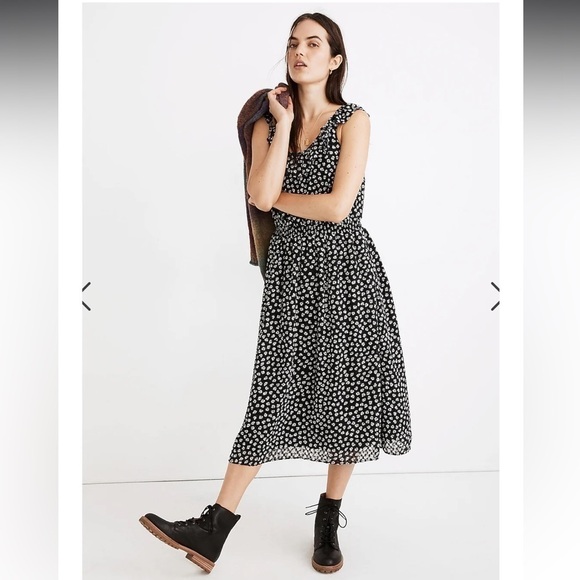 Madewell Ruffle-Neck Smocked Dress in Woodcut Flowers - Picture 1 of 16